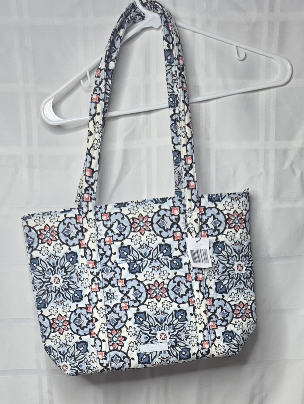 NWT Vera Bradley Small Vera Tote in Lisbon Medallion – New With Tags